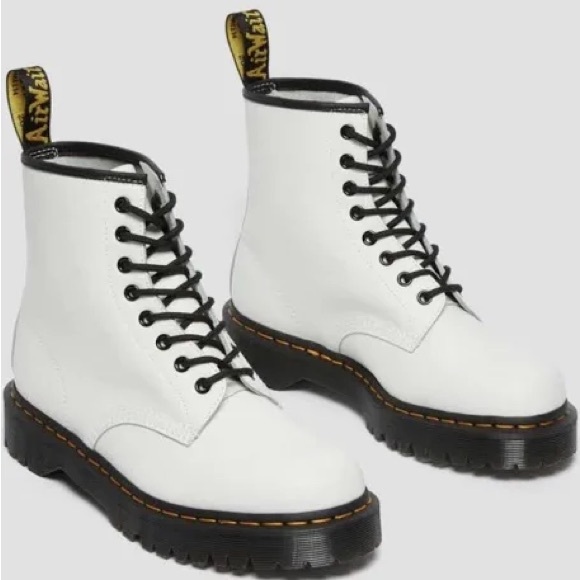 NWT DR. MARTENS 1460 BEX SMOOTH LEATHER LACE UP BOOTS - Picture 2 of 12